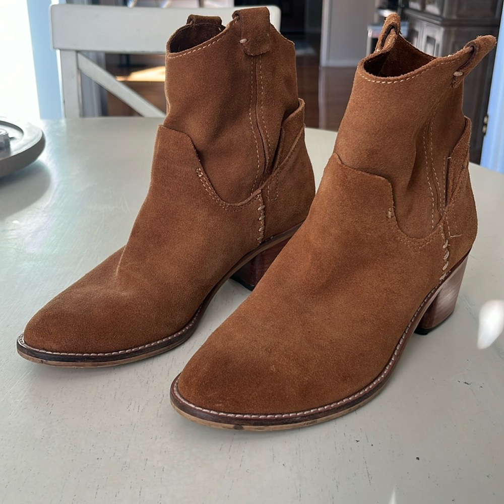 Dolce Vita suede boots